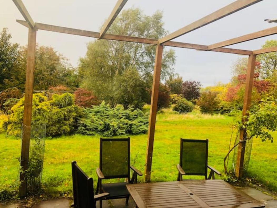 Сasa de vacaciones Comforts In Peaceful 2 Acres *